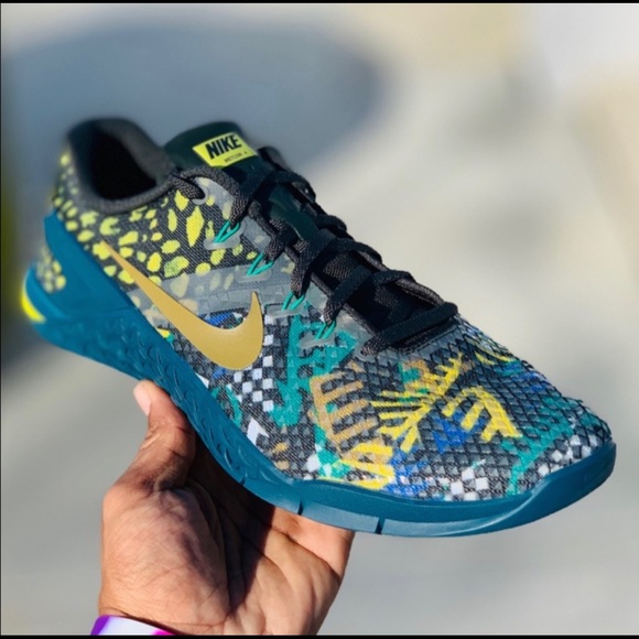 nike metcon 4 multicolor